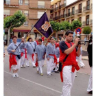 Los más jóvenes participan en las fiestas.