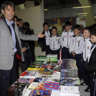 El Lobo Carrasco, en la presentación de ‘Regate y propina’, junto a la cantera de la Cultural.