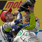 Rossi celebra una de sus victorias del pasado mundial.