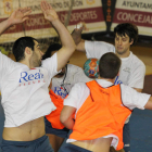 La plantilla del Ademar vuelve hoy a los entrenamientos para el partido ante el Aragón.