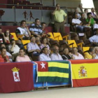 Dos colores, dos equipos, unidos en una causa única que fue celebrada en el corro de la lucha.