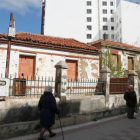 Imagen de la casa afectada por la declaración de ruina. FERNANDO OTERO
