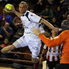 Stranovsky, con doce goles de trece lanzamientos, fue una pesadilla para la defensa saguntina y uno de los artífices de la reacción del equipo leonés.