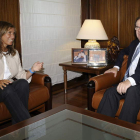 Ana Mato y Juan Vicente Herrera, ayer, en el encuentro en el Colegio de la Asunción.