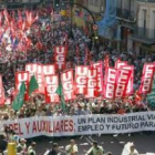 La protesta contra los planes de recortes en Opel recorrió el centro de Zaragoza.