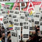 Miles de ecuatorianos se mezclaron con los españoles en la marcha