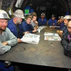 El grupo de mineros encerrados en el Pozo Casares sufrió ayer dos abandonos más.