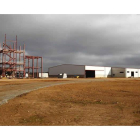 Nuevas instalaciones del complejo integrado avícola que la empresa Huevos León construye en Ferral.