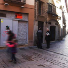 La puñalada se produjo en la calle La Paloma, del Barrio Húmedo de la capital.