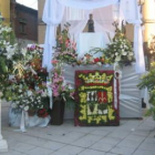 La Virgen de Celada fue arropada y engalanada ayer en el primer día de las fiestas.