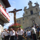 Procesión del Cristo de la Esperanza por las calles de la villa en las fiestas del año pasado.