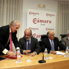 José Elías Fernández Lobato, Santos Llamas y Lamelas Viloria, en un momento del pleno cameral.