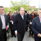 El secretario general del PSOE de Castilla y León, Julio Villarubia; el presidente de la Junta, Juan Vicente Herrera, y el secretario regional de UGT, Agustín Prieto, en la apertura del VI Congreso Regional de UGT