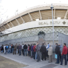 Grandes colas en las taquillas para presenciar el derbi.