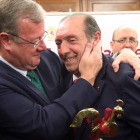 La despedida de Enrique Castro ‘Quini’ provoca un homenaje en el que está muy presente León, una ciudad que no olvida la amabilidad del ‘Brujo’. A. GARCÍA/RAMIRO/S. PÉREZ