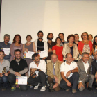 Los premiados posan para la foto de familia que da fin al festival de cortos.