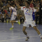 Álvaro Cabanas celebra uno de los tres tantos que consiguió ante el Hamburgo.