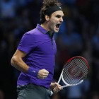 Federer celebra su victoria ante el escocés Murray.