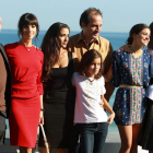 Pablo Berger con el elenco de ‘Blancanieves’.
