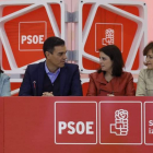 Sánchez con Narbona, Lastra y Calvo, ayer en el PSOE. BALLESTEROS