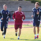 Cembranos, en el centro, junto a Calzado y Joshua, dos de las dudas para el once.