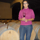Pilar García Millán, en la formidable cava de Ribas del Cúa: 1.500 metros de superficiecon los mejores sistemas parael control dela humedady la temperatura.