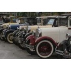 Los coches de época estuvieron expuestos en el aparcamiento del Museo del Ferrocarril entre las 18.0