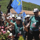 La patrona de los mineros, santa Bárbara, se unió ayer a la columna asturiana de la marcha negra en Ciñera de Gordón.