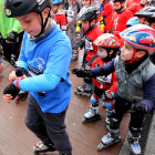 Algunos se calzaron los patines para la prueba.