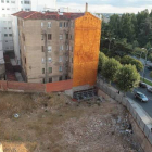 Interior del solar donde se debe construir la sede de la Seguridad Social en León.