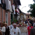 Un momento de la procesión de San Juan Evangelista en Vegellina