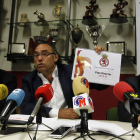 Adolfo López, Felipe Llamazares y Juan Luis Díez durante la presentación oficial de la junta gestora de la Cultural.