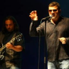 El blues del grupo Travelling Brothers abrió ayer el concierto gratuito del auditorio.
