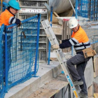 La construcción es uno de los sectores más afectados en León por la falta de trabajadores cualificados. JAVIER CEBOLLADA