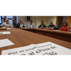 Los diputados provinciales se trasladaron ayer a Villadangos para la junta de portavoces previa al pleno municipal. RAMIRO