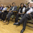 Antonio Gamoneda, primero por la derecha, Juliana Bouroncle y José Cosamalón. FERNANDO OTERO