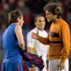 Álvaro Tejedor, a la derecha, fue el culturalista que se llevó la camiseta de Messi en el año 2009. ALFAQUÍ