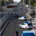 Control policial a la altura del cruce que será rotonda. ARCHIVO