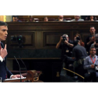 El secretario general del PSOE, Pedro Sánchez, durante su intervención en la primera jornada de la sesión de su investidura, ayer en el Congreso de los Diputados. J. Lizón