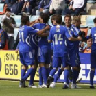 Los jugadores del Real Zaragoza celebran el triunfo.