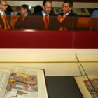 En segundo plano, Eduardo Fernández, Vicente Fernández, Antonio Ovalle y Carlos López Riesco.