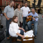 Pilar, Sanjo, Tere, Marcelino y Gelo, La Braña, que cumple ahora sus treinta años.