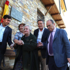 Alonso, junto al ex alcalde González y el regidor Otero.