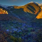 Vista del pueblo Los Montes de la Ermita, en las faldas de la Sierra de Gistredo. ECOURBAN