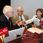 John Williams, Maurilio Pérez y Margarita Torres en el congreso sobre el «Beato de Escalada»