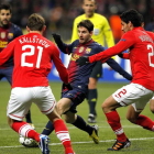 Messi mantuvo en jaque a la defensa del Spartak. En la imagen el argentino intenta superar a Källstrom e Insaurralde.