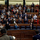 La ministra de Hacienda, María Jesús Montero, aplaudida en el Congreso este jueves en el que la Cámara Baja ha aprobado con amplia mayoría el proyecto de Ley de Presupuestos Generales del Estado de 2021. MARISCAL
