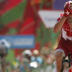 El ruso del Katusha, Lagutin, sucedió a Hesjedal como ganador en La Camperona. SECUNDINO PÉREZ/CAMPOS