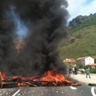 Corte de carretera en Ciñera.