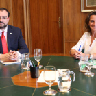 El presidente de Asturias se reunió ayer en Madrid con la ministra Teresa Ribera. KIKO HUESCA